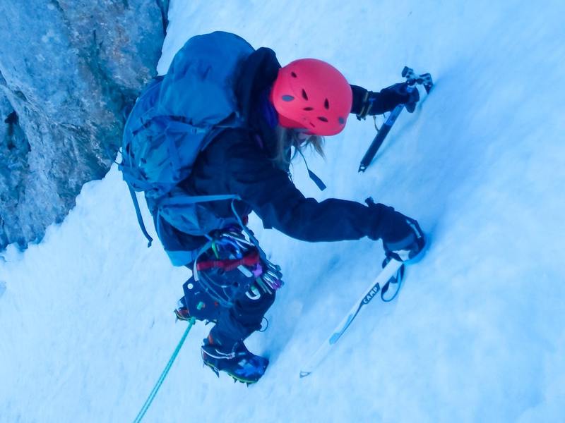 Formación Alpinismo Invernal II Caliza Guías