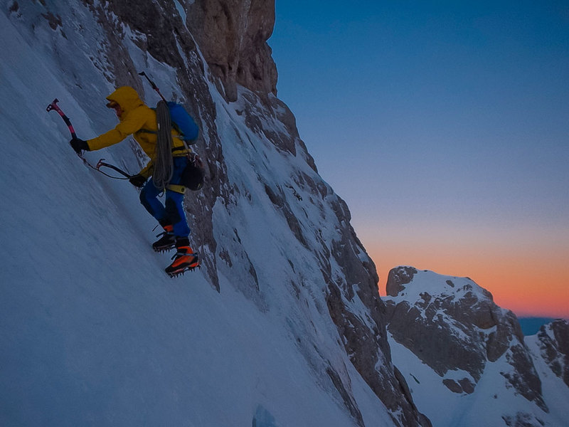 Formación Alpinismo Invernal II Caliza Guías