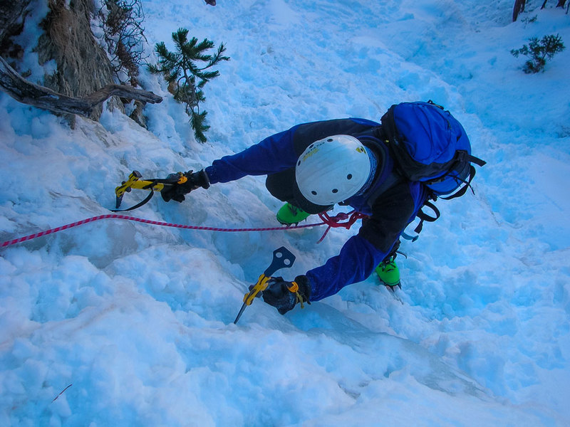 Formación Alpinismo Invernal II Caliza Guías