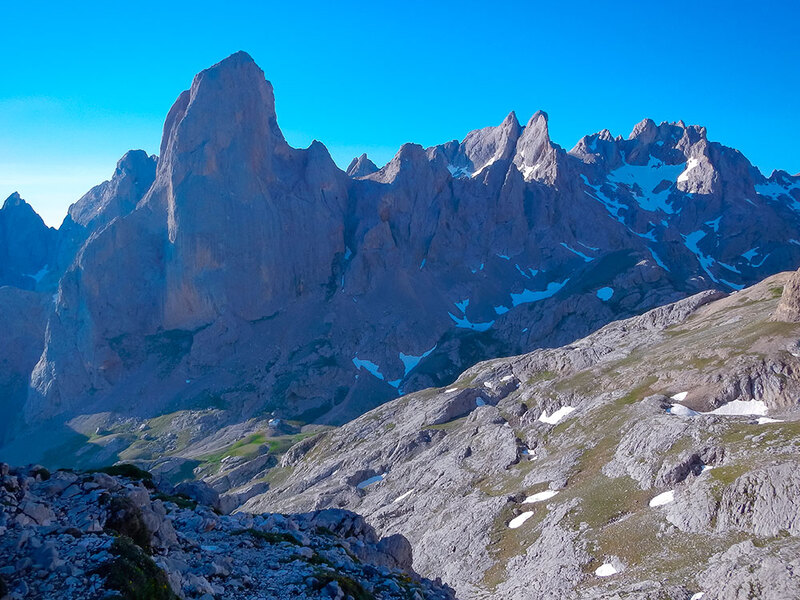 Ruta Circular Picos de Europa Caliza Guías