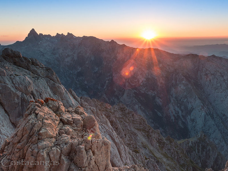 Ruta Circular Picos de Europa Caliza Guías