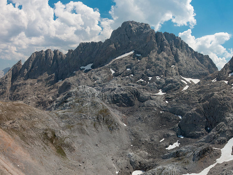 Ruta Circular Picos de Europa Caliza Guías