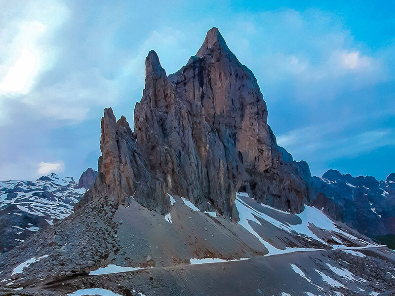 Ruta Circular 4 días Picos de Europa Caliza Guías